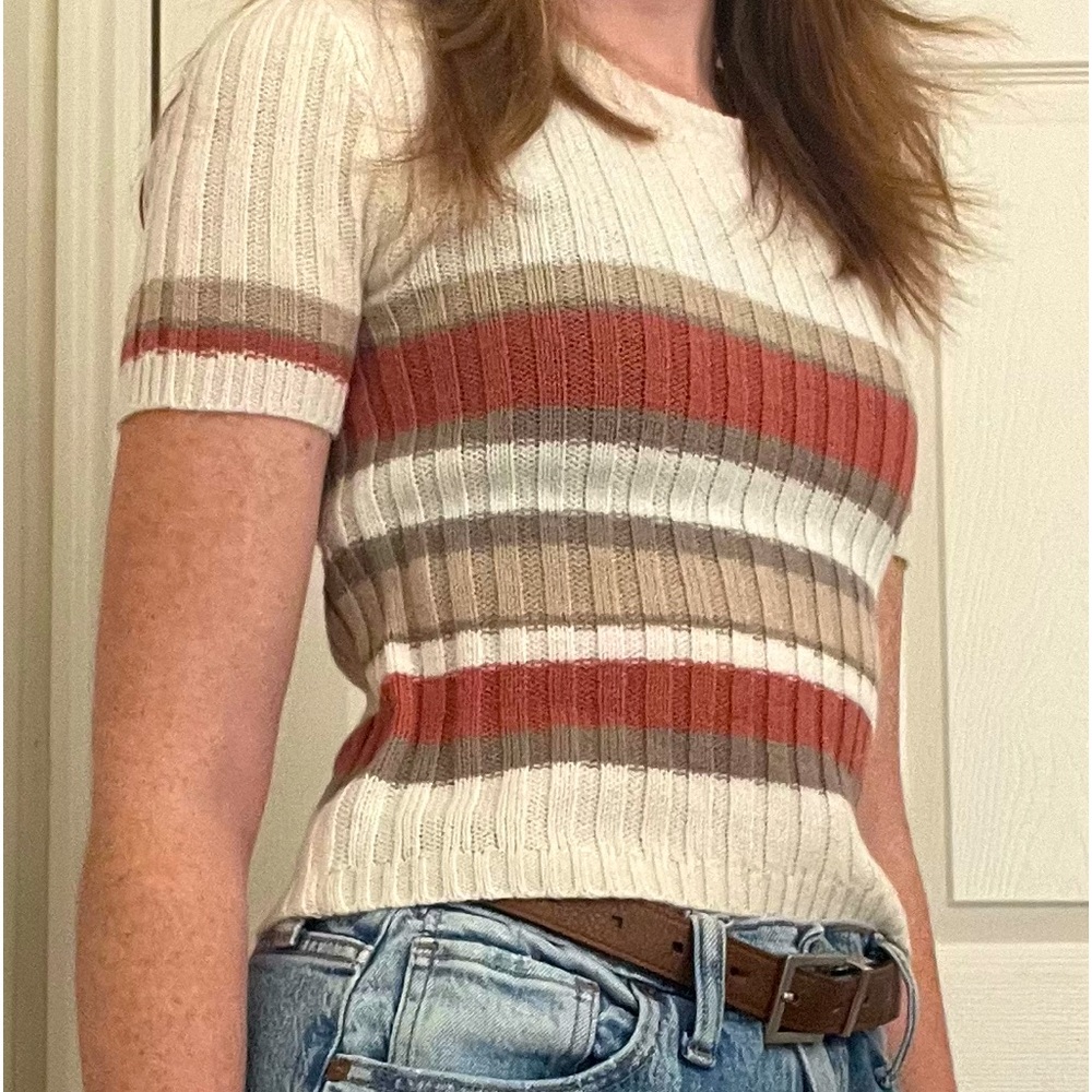 cropped sweatshirt material shirt.